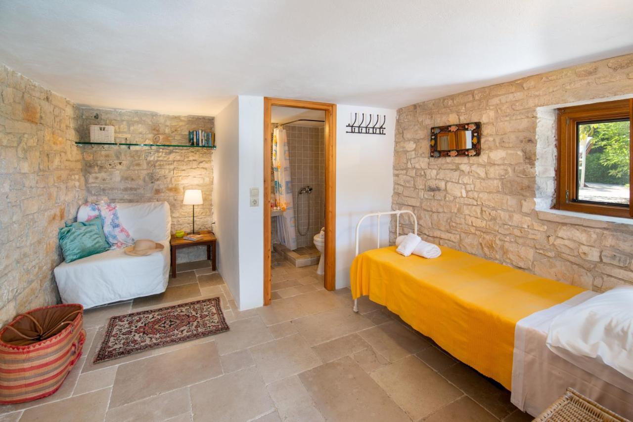 Kiparissi Villa