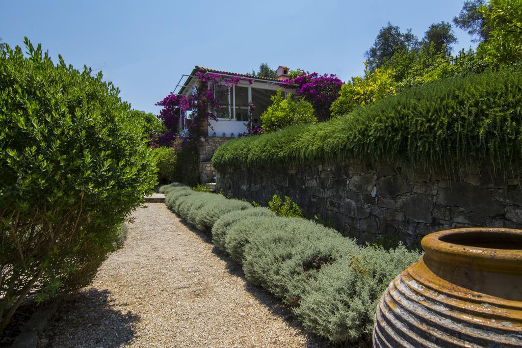 Villa Kiparissi Kourtaiika