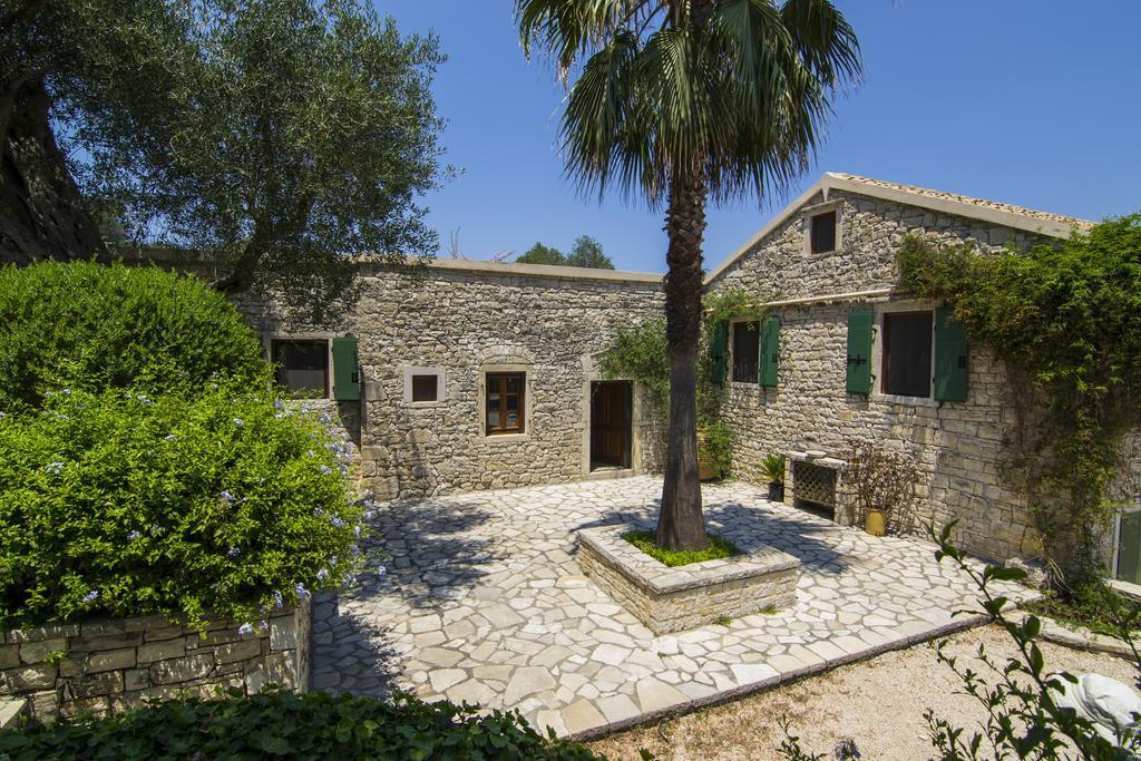 Kiparissi Villa Kourtaiika